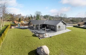 Cozy Home In Ebeltoft With Sauna, Ebeltoft